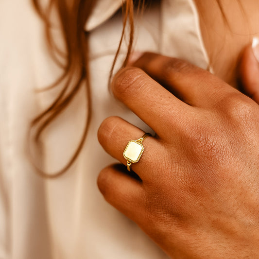 Jane Signet Ring