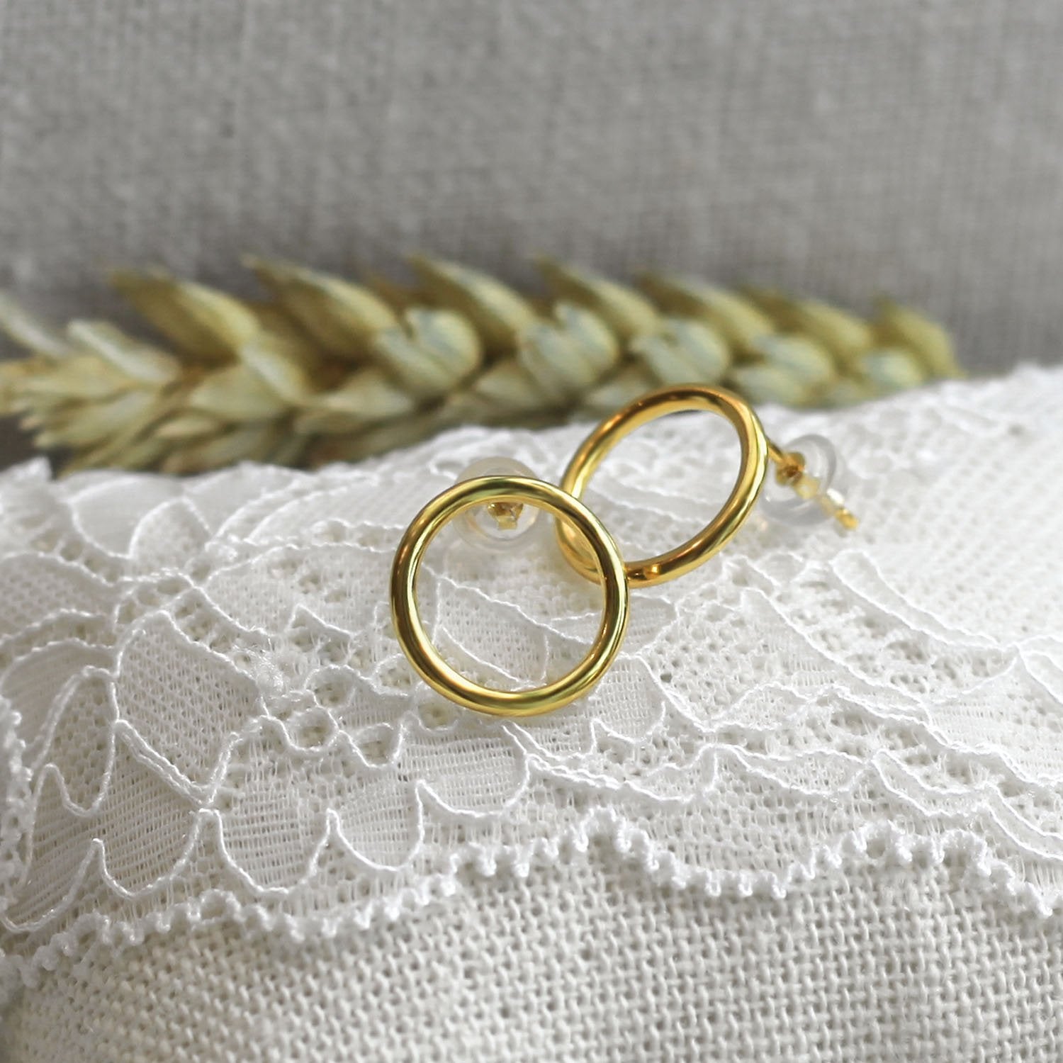 Cercle Studs Earrings