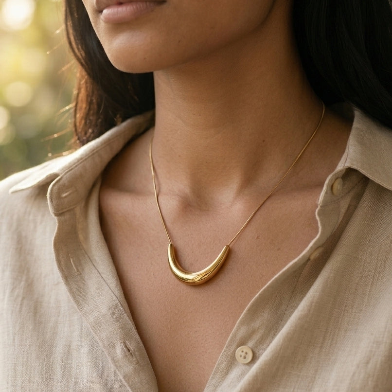Dune Curve Necklace