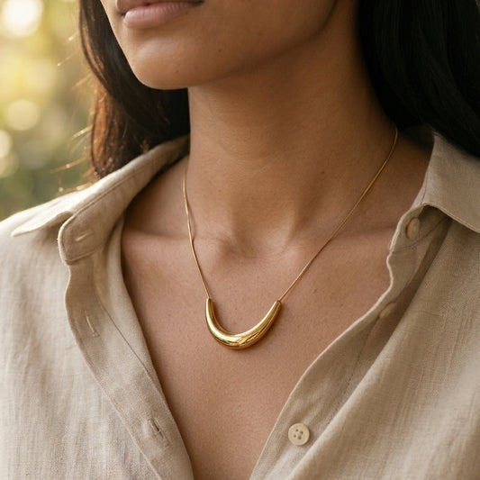 Dune Curve Necklace