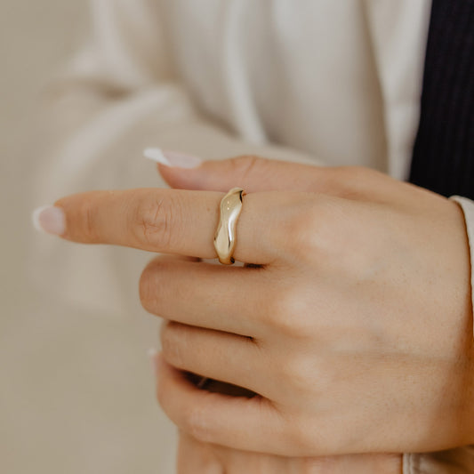 Solid Gold Wavy Ring