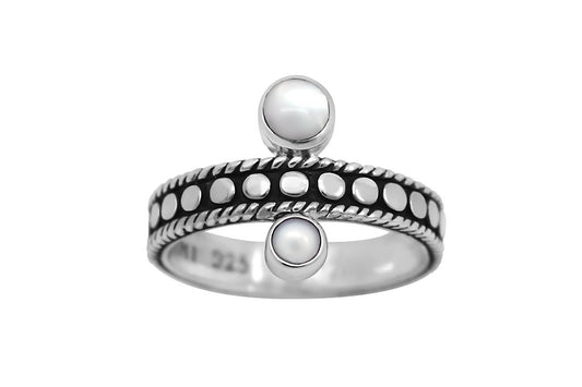 bague faite main en argent sterling oxydée minuscules perles style bohème empilable kemmi collcetion