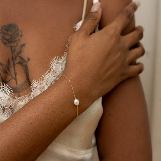 Bracelet en or massif avec une seule perle