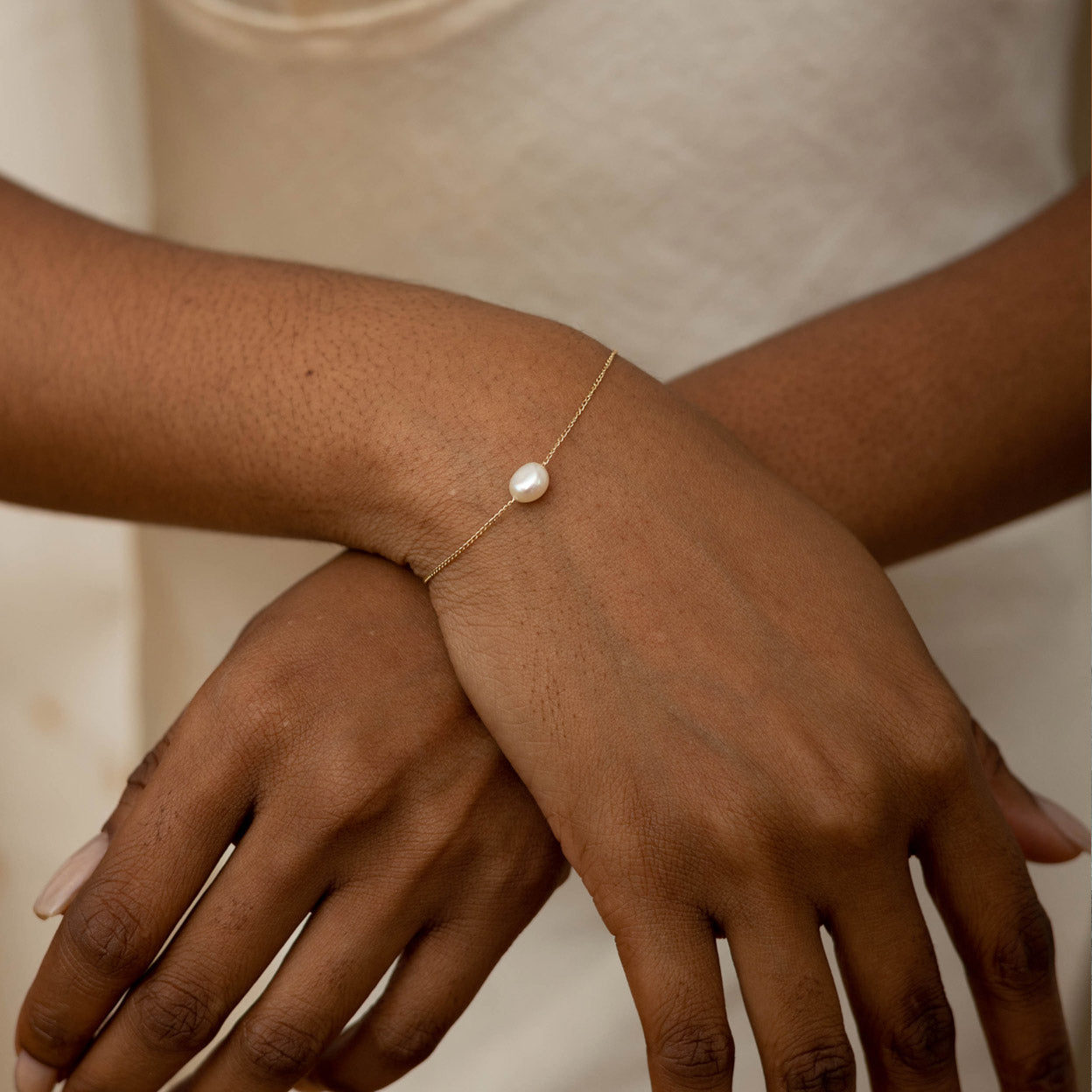 Single pearl bracelet gold discount